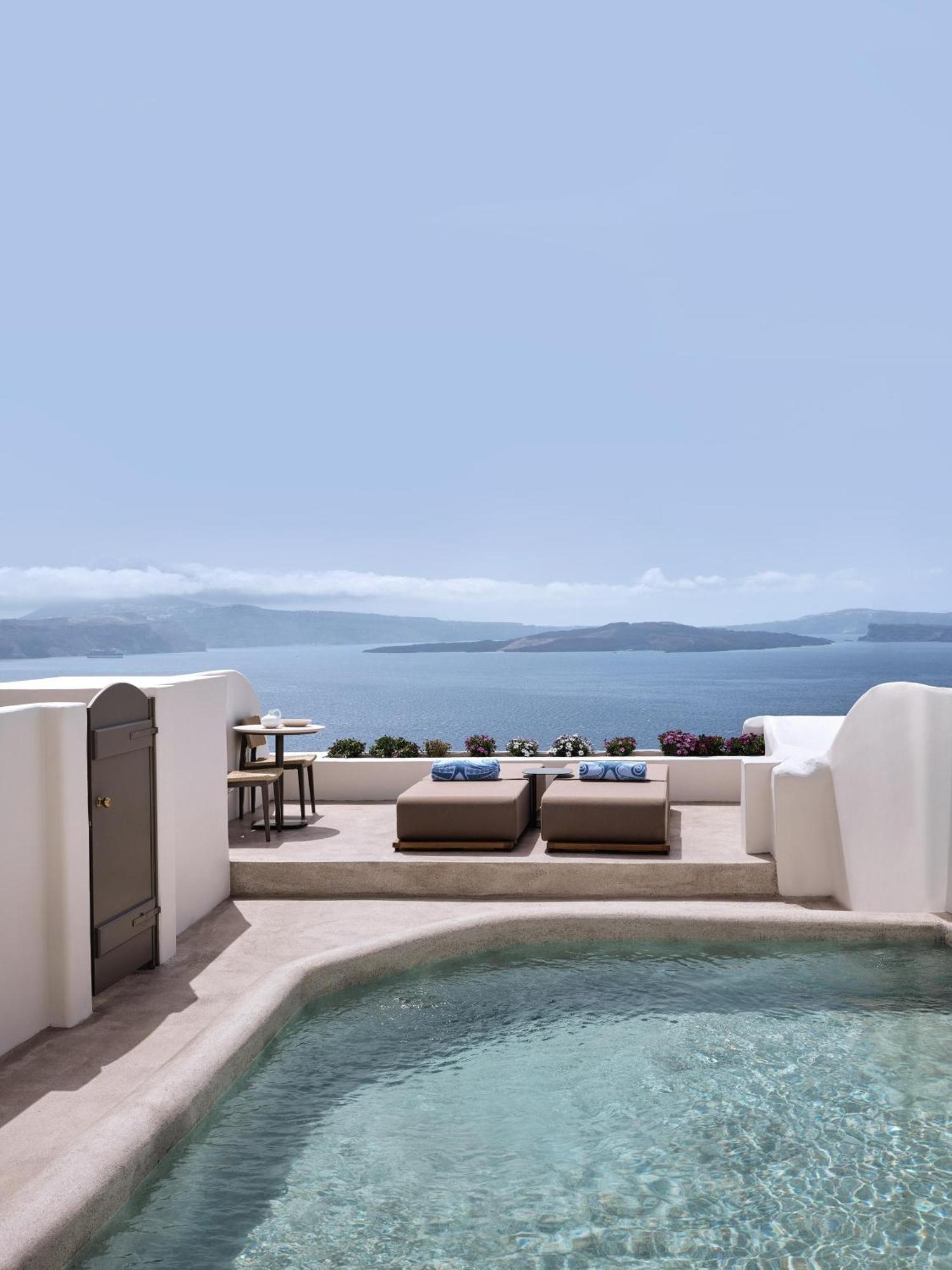 Executive Suite Plunge Pool Caldera View
