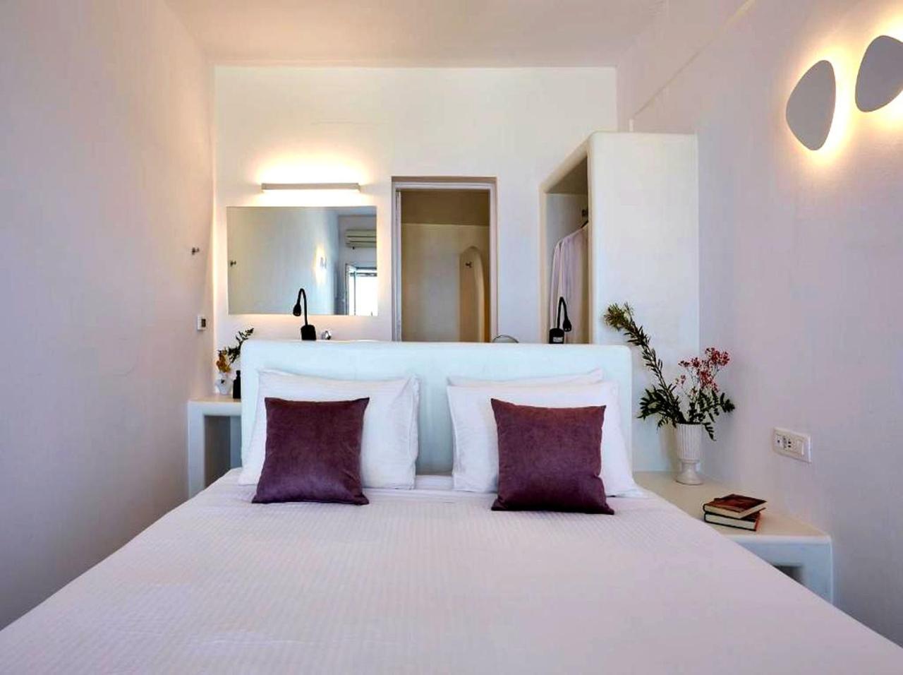 Honeymoon Suite