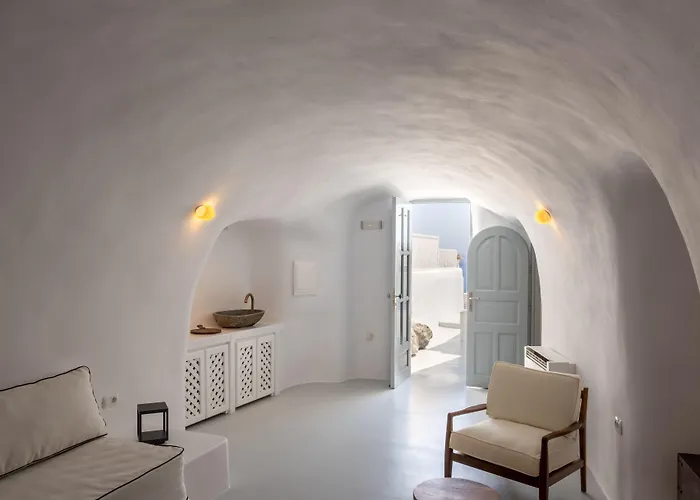 Oia Spirit Studios By Mary D Nomikou